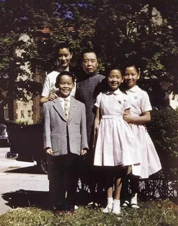 徐積鍇：徐志摩張幼儀之子，稱“母親不討厭林徽因，同情陸小曼”