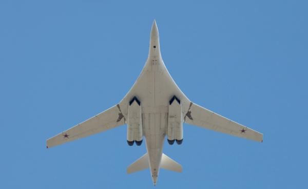 全球最大現役轟炸機,重達275噸,效能遠超B-2,美國至今忌憚不已 全球最大現役轟炸機,重達275噸,效能遠超B-2,美國至今忌憚不已