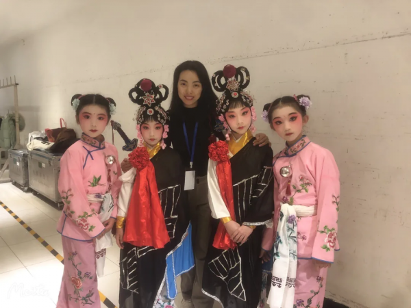 退役後當體育老師，這個老兵愛情事業雙豐收！