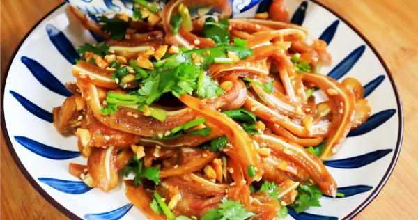 傳統年夜飯12道菜譜，4涼8熱有講究，4葷4素寓意要知道，過年必備