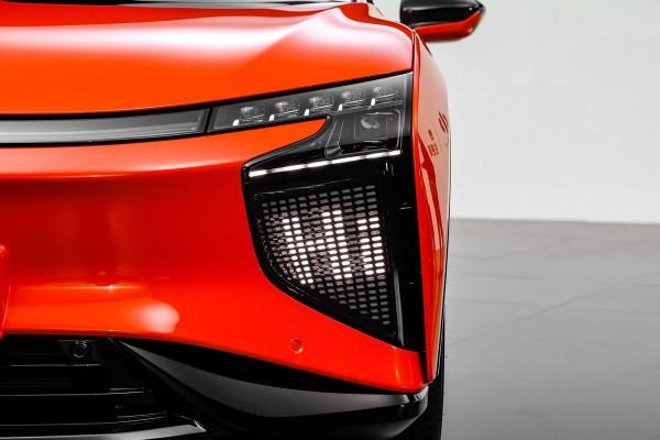 配NT展翼門，車主設計大燈圖案，帶你看神秘的高合HiPhiX