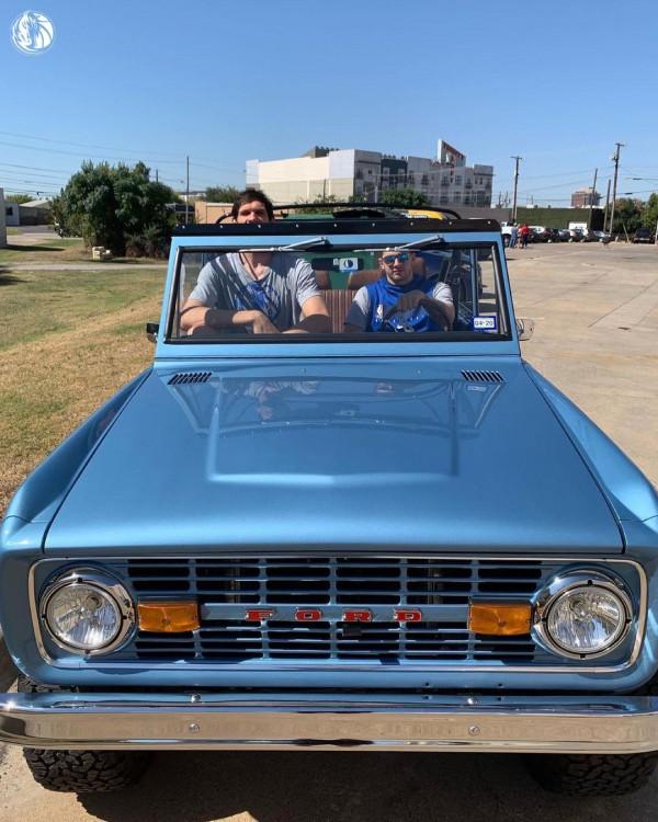 週末放鬆!獨行俠IG分享博班與東契奇合照 週末放鬆!獨行俠IG分享博班與東契奇合照