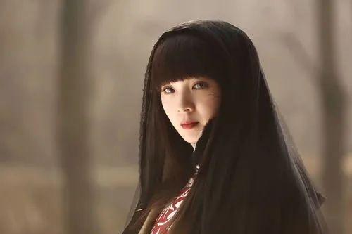 現代裝一般古裝卻美出天際，這些女星個頂個的好看，可就是紅不了