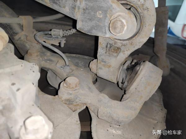 車商不敢收,車主心頭肉,兩萬塊買臺十五年的美系豪車值不值? 車商不敢收,車主心頭肉,兩萬塊買臺十五年的美系豪車值不值?