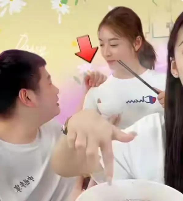 陳亞楠帶領一家人做直播，沒有大衣哥的名氣你算什麼