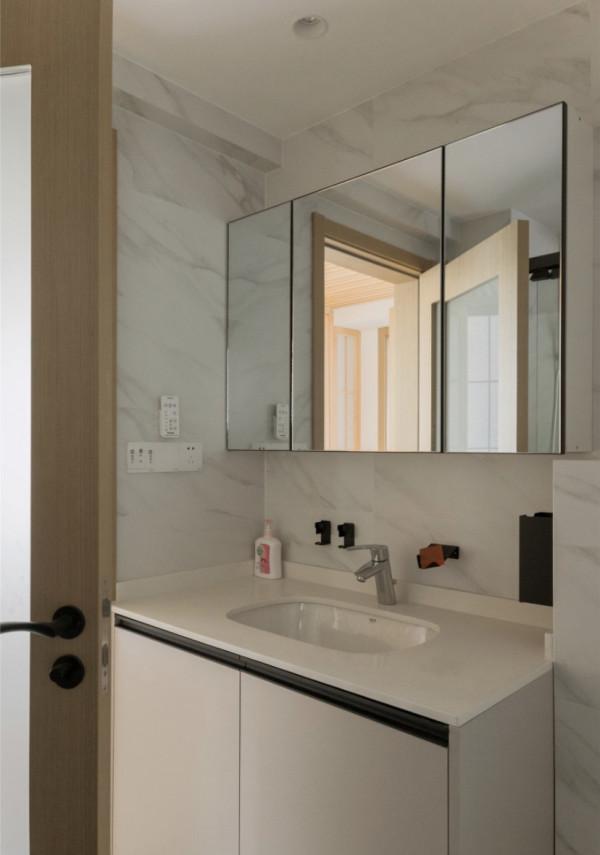 日本女主，一人獨居，把家改造得像電影般精緻唯美，一點也不將就