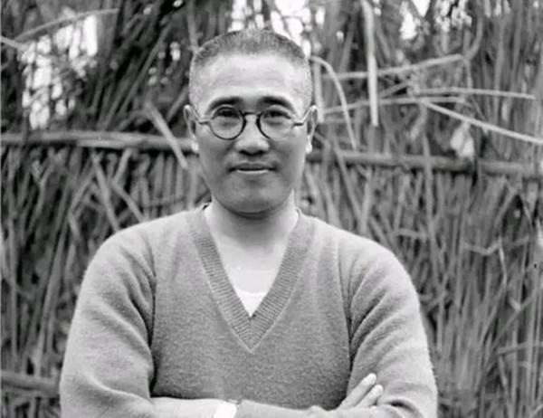 廖耀湘被俘後，向他敬酒不喝還摔杯，劉亞樓請出一人他連敬3杯