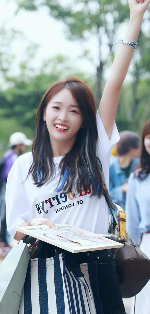 有喜歡吳宣儀的嗎？長相甜美可人，處處散發著迷人的青春氣息