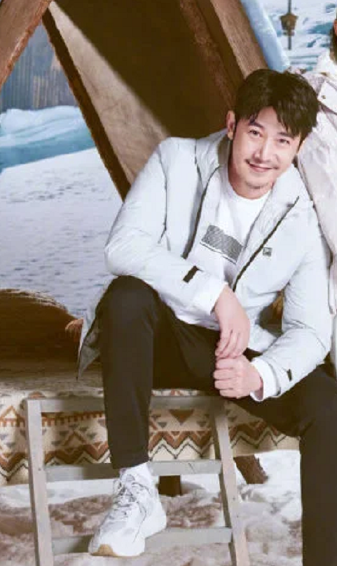 陸毅一家四口合體拍大片!他留鬍子變糙漢,倆女兒穿羽絨服超可愛 陸毅一家四口合體拍大片!他留鬍子變糙漢,倆女兒穿羽絨服超可愛