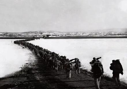 抗美援朝烈士陵園旁邊是鴨綠江街