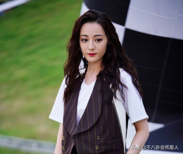 年輕時是神顏，剛過30歲就開始臉崩，這6位明星個個老得快