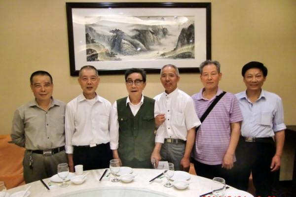 1958年,部隊領導去東北學習,看見糧倉管理員後哭喊：你居然還活著