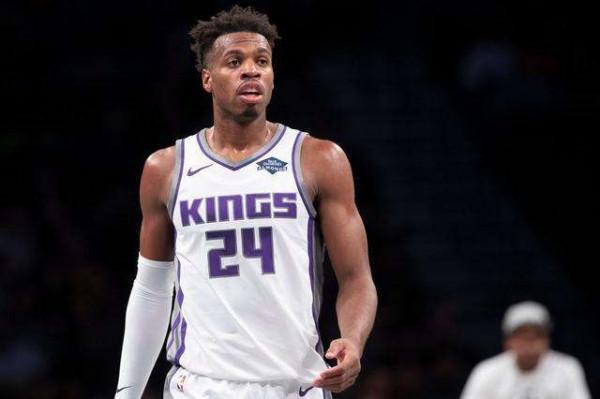 尷尬！湖人休賽期3選1做最差決定，不給阿贊3年合同錯過爭冠時機