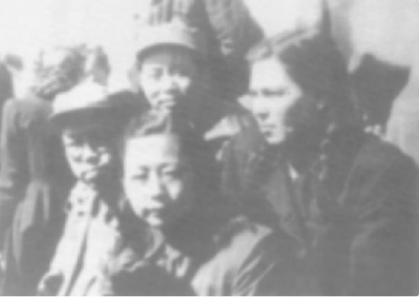 時隔24年後，翟雲英來到丈夫劉亞樓墓前：你交代我的事，都完成了