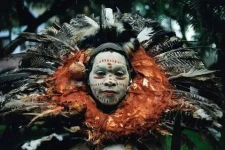 娶107個老婆，個個對其言聽計從，這個黑人男子究竟有何魔力？