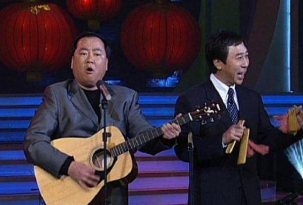 21年前，那個寧願去當名譽縣長也不和馮鞏合作的牛群，如今怎樣了