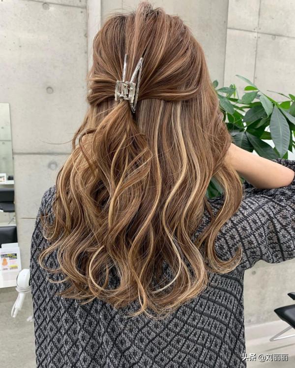 別再剪過時的髮型了，這才是當下流行的髮型，長短都能美出新花樣
