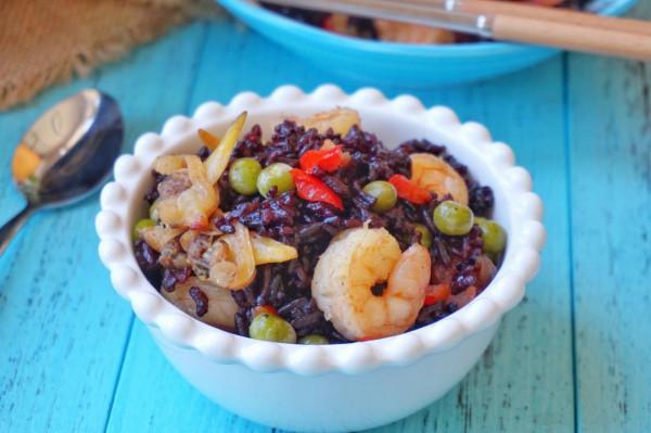 減肥期間就吃紫米海鮮飯，營養低脂，口感香糯味道很好