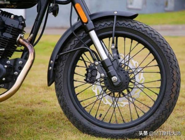 8980元,適合新手的入門復古車:宗申WEEK8,前後輻條輪+15升油箱 8980元,適合新手的入門復古車:宗申WEEK8,前後輻條輪+15升油箱