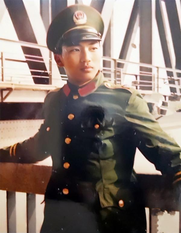 20歲火遍全國，24歲被人追砍，36歲跌落神壇，陳少華經歷了什麼？