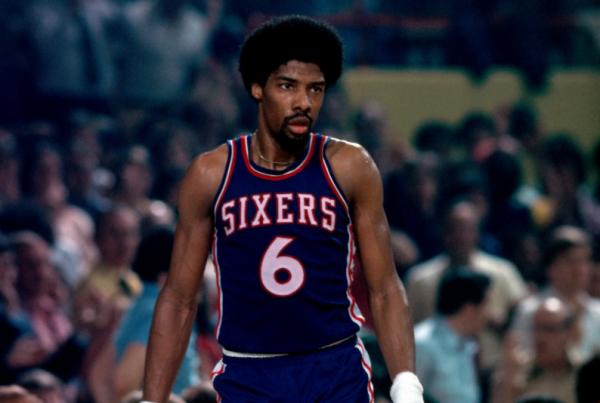 無上的榮耀！盤點NBA被球隊立雕像的十大球星：堪比最高的榮譽