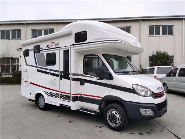 新款瑞弗V820依維柯房車，美式房車強度高空間大
