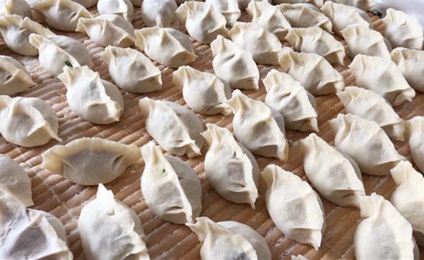 中秋吃餃子,就饞這個餡,蛋白質高開胃去消化,老人孩子要多吃 中秋吃餃子,就饞這個餡,蛋白質高開胃去消化,老人孩子要多吃