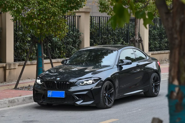 純正寶馬駕控,短小車身,前置後驅,4.2秒破百——二手 寶馬M2 純正寶馬駕控,短小車身,前置後驅,4.2秒破百——二手 寶馬M2