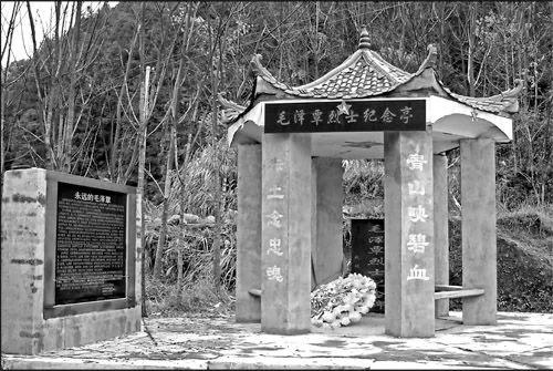 項英保姆，給偉人弟弟守墓75年，去世前囑咐後人：把墓守下去