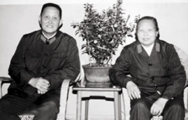 洪學智愛上一個女兵，對方嫌他是麻子臉，二哥見多識廣說到點子上