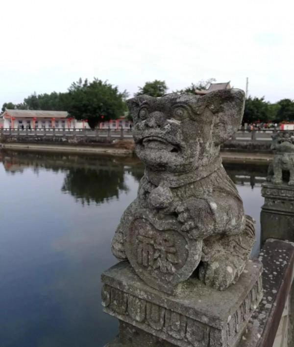 雷州有座千年古祠，全國罕見的五代石人石狗