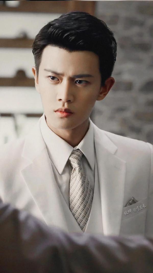 一“任”千面，盤點任嘉倫45度眼神殺，確定是一個人演的嗎？