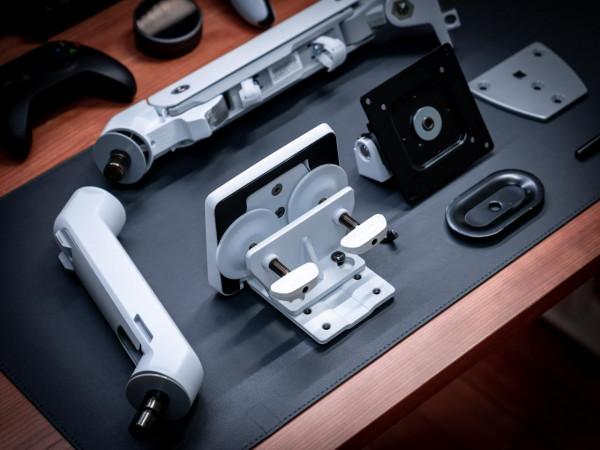 比電視還爽的 48 吋 OLED 桌面電競巨屏，KTC G48P5 顯示器測評詳解