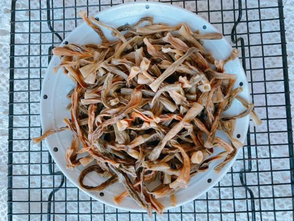 冬天必吃的豇豆乾,這樣做油潤卻不油膩,軟糯中有點嚼勁,超下飯 冬天必吃的豇豆乾,這樣做油潤卻不油膩,軟糯中有點嚼勁,超下飯