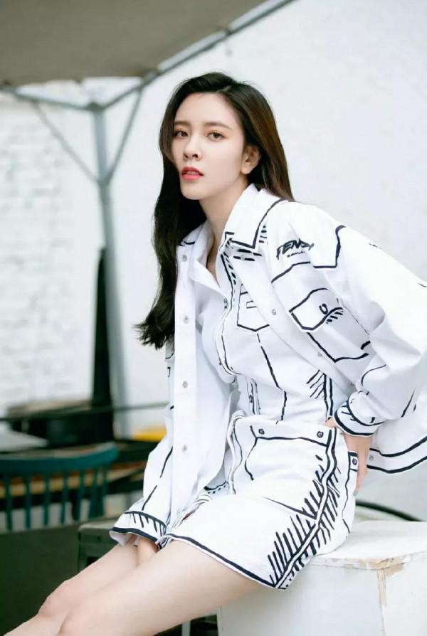 張一山前女友宋妍霏：青春靚麗高畫質寫真集