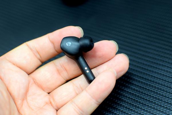 雷柏VM700S背光無線遊戲耳機：無線充電、無感延遲