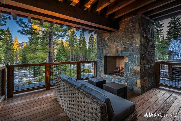 看完這個舊木裝飾的木別墅，我後悔把鄉下老家的舊木頭當柴火燒了