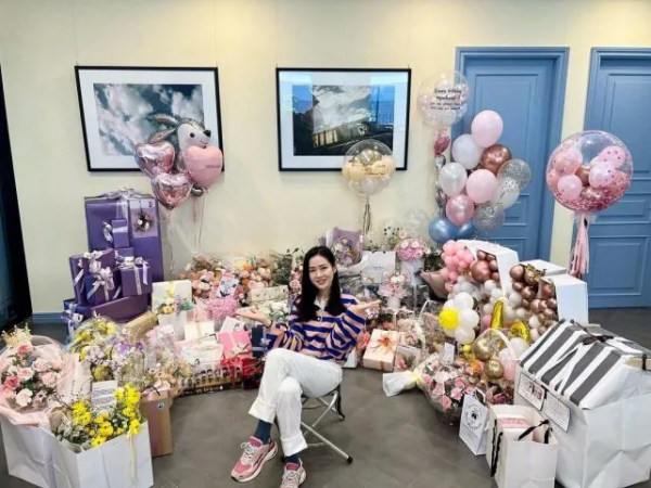 孫藝珍喜迎40歲生日！曬捧臉美照嬌俏似少女，跟玄彬戀愛後更美了