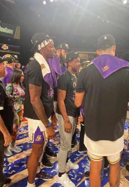 霍華德曬湖人奪冠照：每次看到這些照片都會落淚 永遠銘記這一天