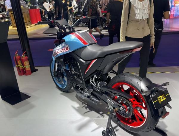 老牌摩企的年輕化之作，外觀新潮配置主流，售價定成敗