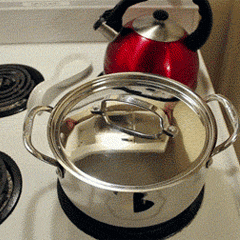 以槍御槍，原諒我被他裝到了。估計歹徒已經報警處理