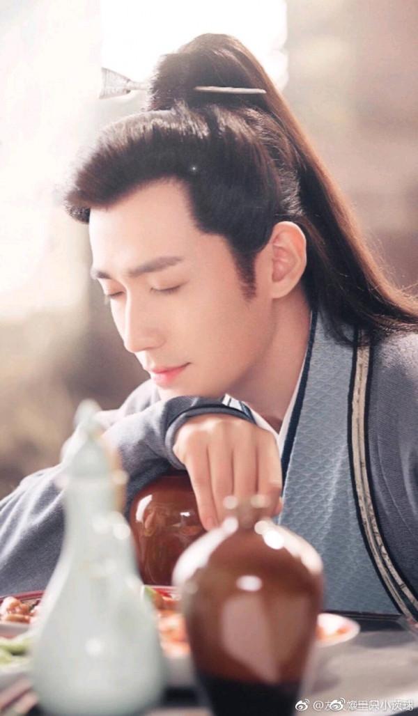 演技大爆發，這6位一人分飾多角出神入化，性格迥異讓人眼前一亮