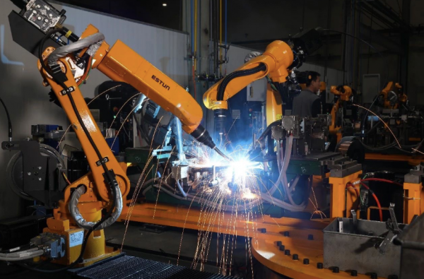 綠源推出2款豪華電動車,配9.2寸懸浮儀表,120公里持久續航 綠源推出2款豪華電動車,配9.2寸懸浮儀表,120公里持久續航