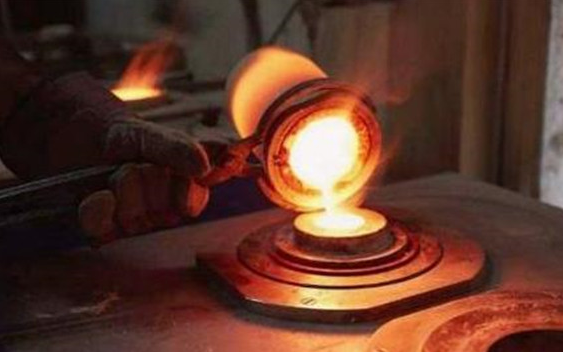 內蒙古一位拾荒者，撿到1袋子鐵棍，賣12000元卻錯過了3個億