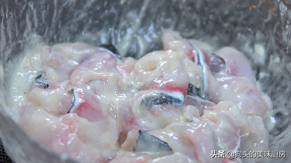 酸湯魚片想要做得好，這2步不可少，出鍋鮮嫩爽滑，味道不輸飯店