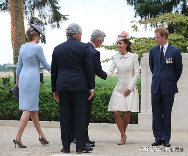 為什麼摩納哥的“一國之後”要向卡米拉行屈膝禮？發生了什麼事？