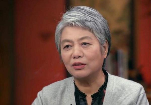 心理學家李玫瑾:娃開始頂嘴時,父母多說這3句話,比打罵更有用 心理學家李玫瑾:娃開始頂嘴時,父母多說這3句話,比打罵更有用