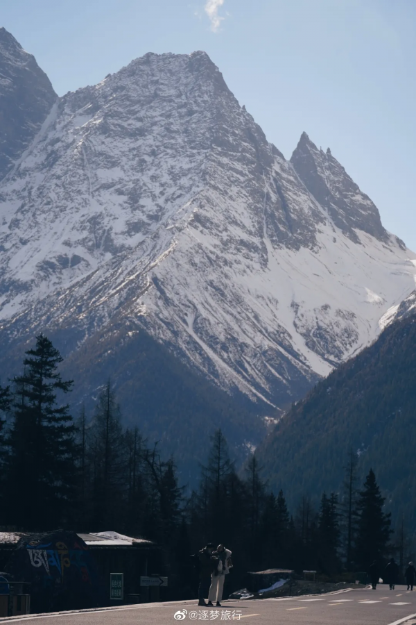 這個週末最浪漫的事，就是在四姑娘山來邂逅一場美好