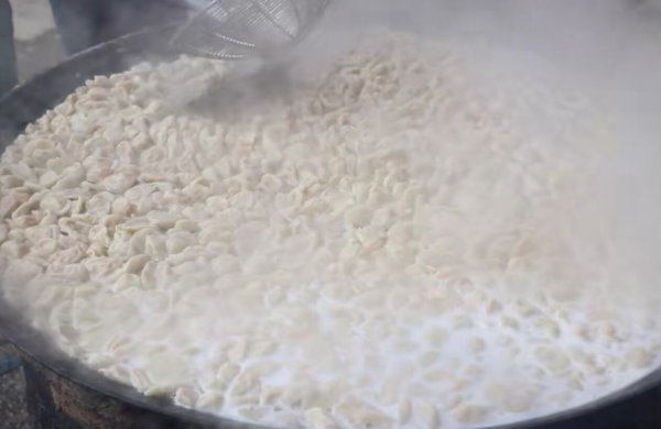 山西煤老闆太豪橫,婚宴現支3口大鍋煮餃子,來吃的親戚像趕大集 山西煤老闆太豪橫,婚宴現支3口大鍋煮餃子,來吃的親戚像趕大集