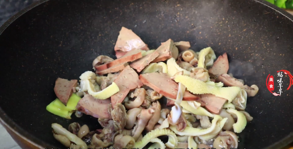 做羊雜湯，記住不要直接下鍋煮，多加1種食材，湯色濃白還沒羶味